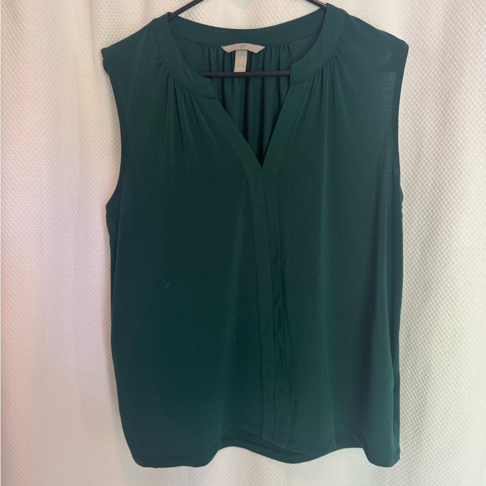H&M Green Sleeveless Blouse with V-Neckline